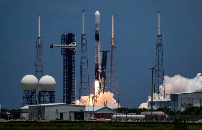 Ракета SpaceX вывела на орбиту спутник глобального позиционирования ВВС США Ракета SpaceX вывела на орбиту спутник глобального позиционирования ВВС США