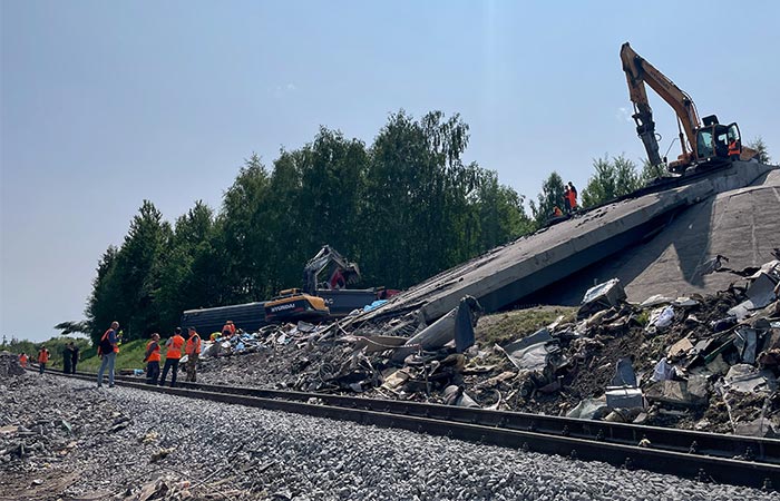 На местах подрывов мостов в Курской и Брянской областях изъяты части взрывных устройств На местах подрывов мостов в Курской и Брянской областях изъяты части взрывных устройств